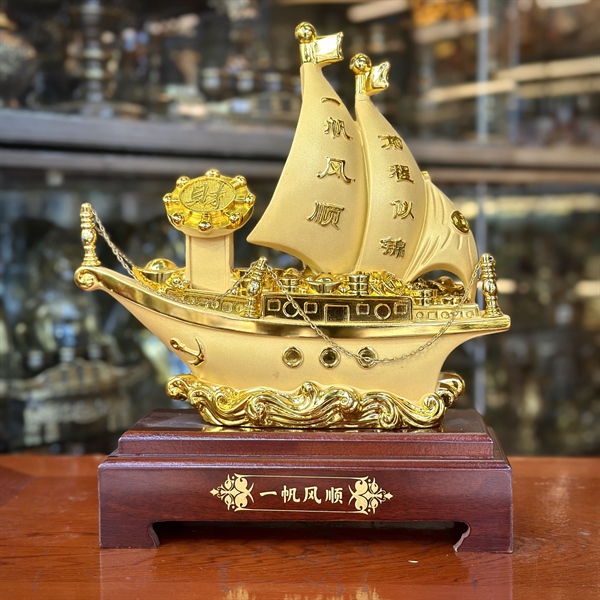 Thuyền Buồm Chiêu Tài Vàng Kim