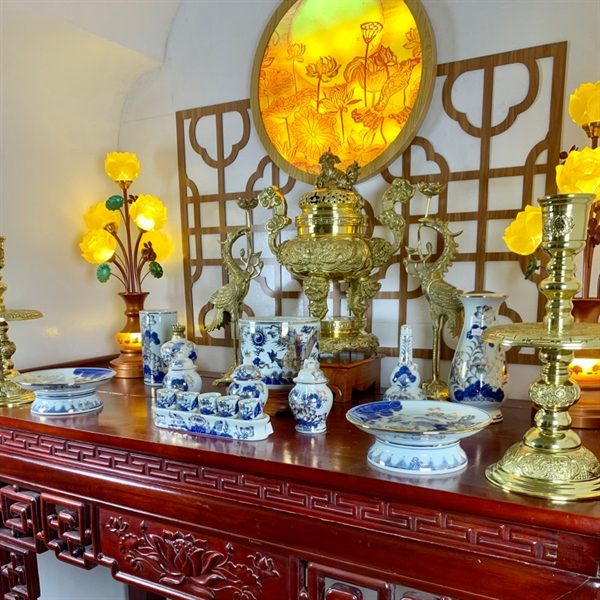 Bộ Đồ Thờ Thần Linh Men Lam Vẽ Vàng 24K BTL01