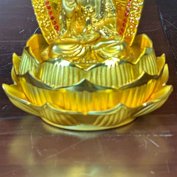 Tượng Phật Quan Âm Bồ Tát Tọa Sen Để ÔTô