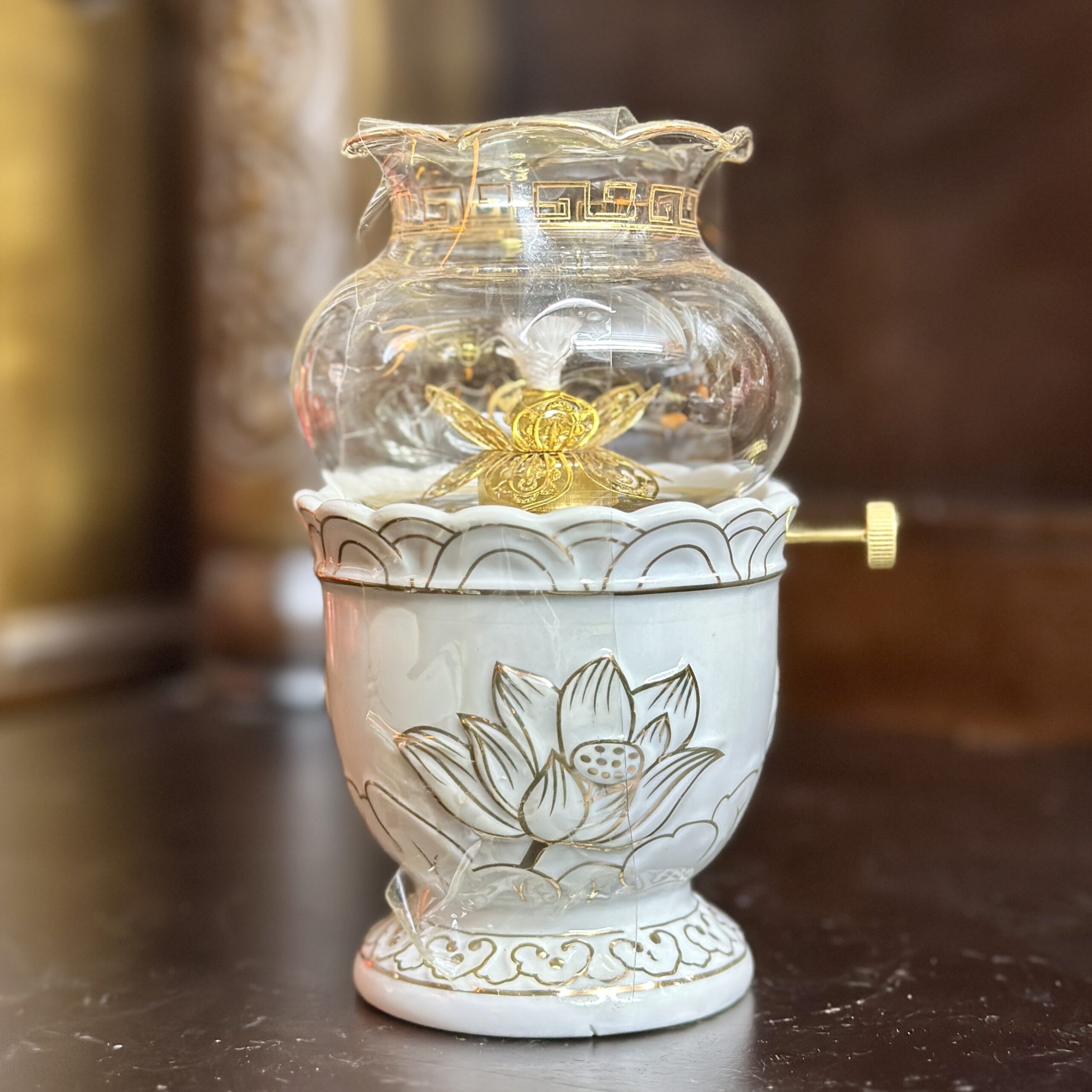 Đèn Dầu Hoa Sen Bạch Ngọc