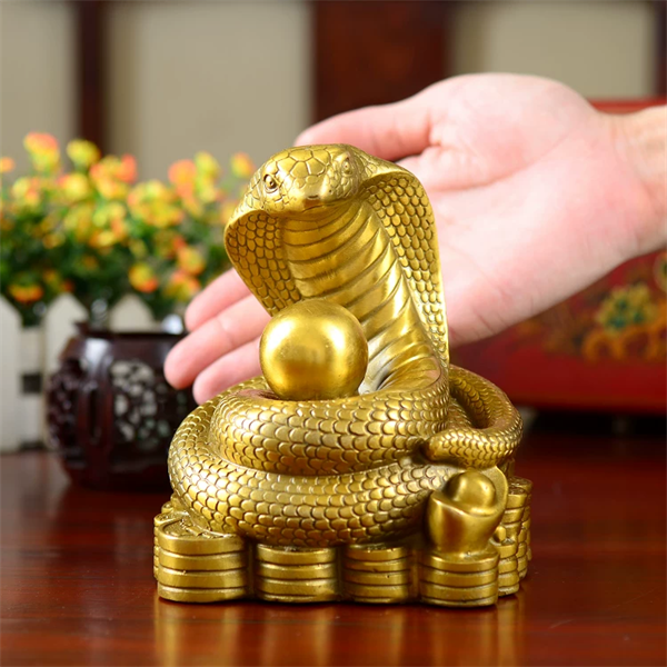 Tượng Rắn Đồng Ngậm Ngọc Phong Thủy