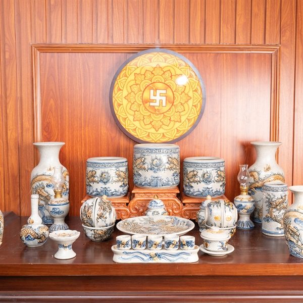 Bộ Thờ Gia Tiên Men Rạn Đắp Nổi BTGTMRDN1