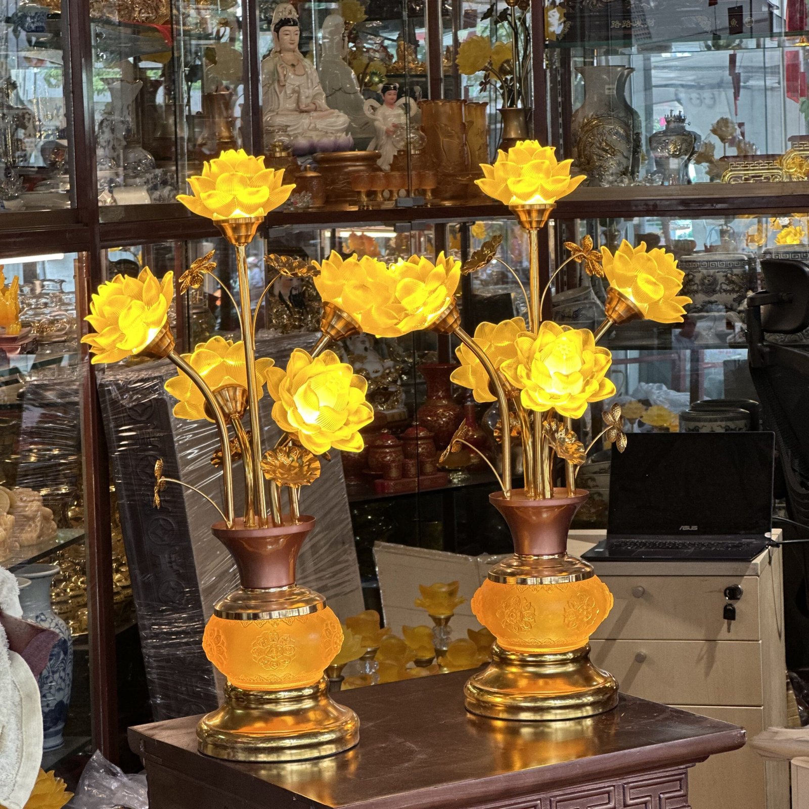 Đèn Thờ Hoa Sen 5 Bông Lưu Ly Trường Quang