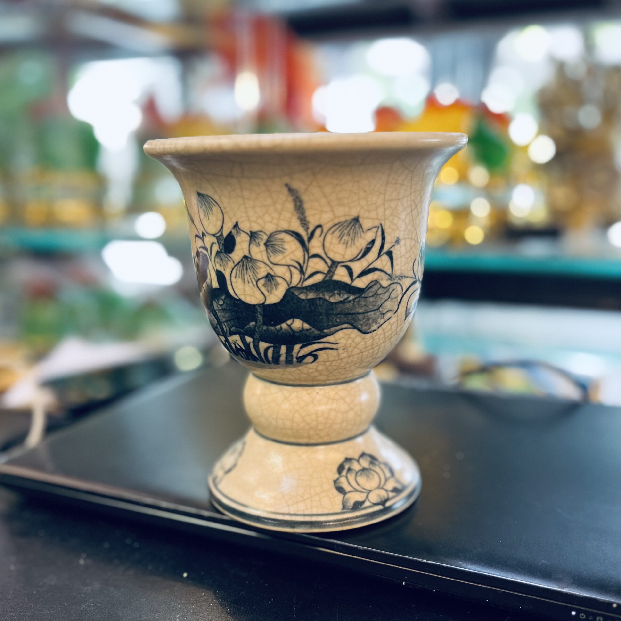 Ly Đựng Phật Thủ Men Rạn Vẽ