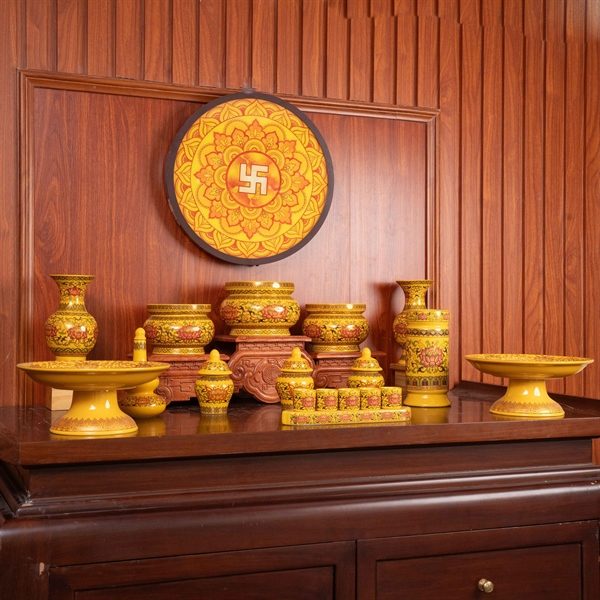 Bộ Đồ Thờ Gia Tiên Sứ Gấm Vàng BTGTSGV2
