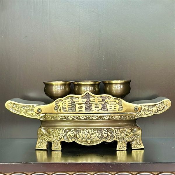 Kỷ Ngai Thờ 3 Chén Đồng Hun