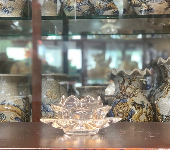 Chân Nến Thủy Tinh Hoa Sen Trắng