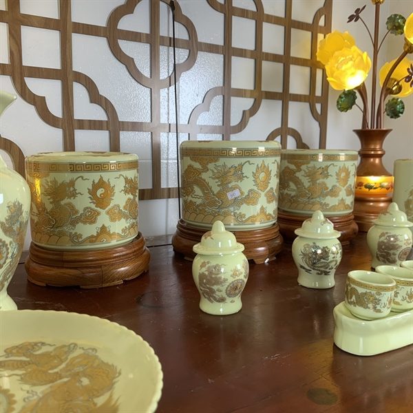 Bộ Đồ Thờ Gia Tiên Men Vàng Ngà BDTGTMV02