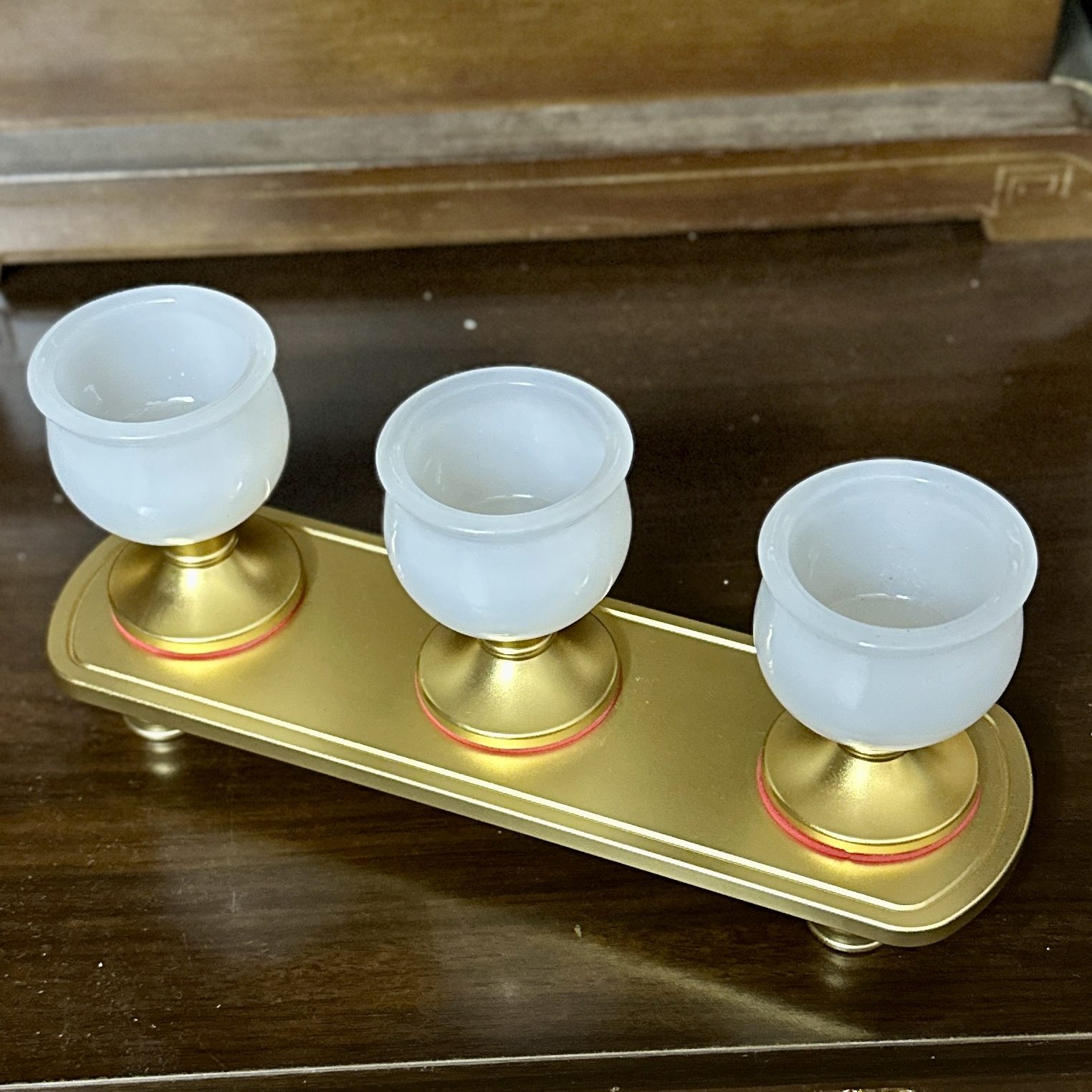 Khay 3 Chén Lưu Ly Trắng Bọc Đồng