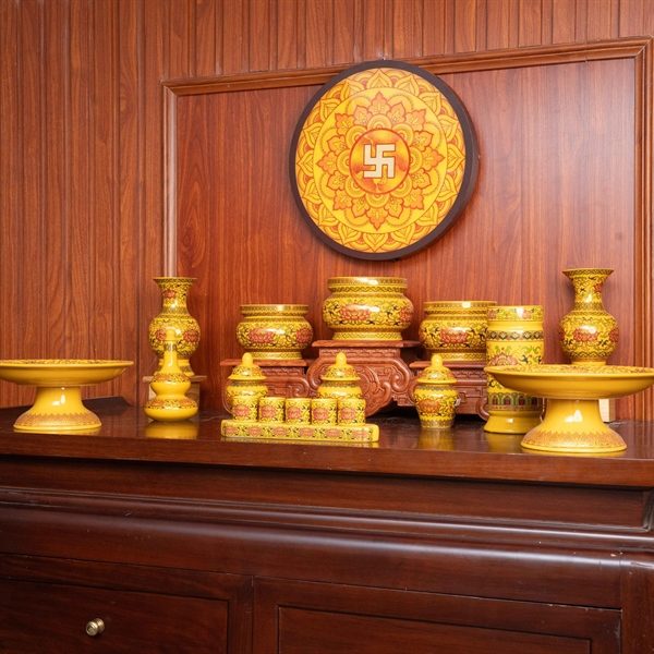 Bộ Đồ Thờ Gia Tiên Sứ Gấm Vàng BTGTSGV2