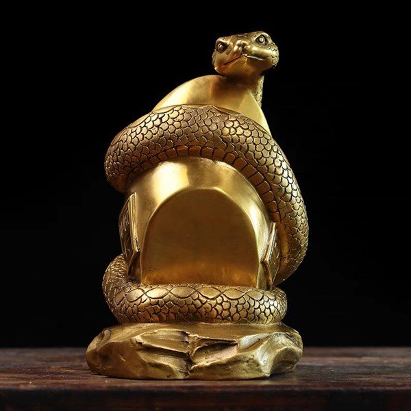 Rắn Đồng Ôm Thỏi Vàng Phong Thủy
