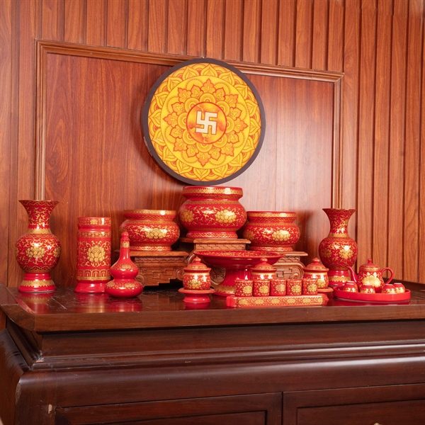 Bộ Đồ Thờ Gia Tiên Sứ Gấm Đỏ BTGTGD1