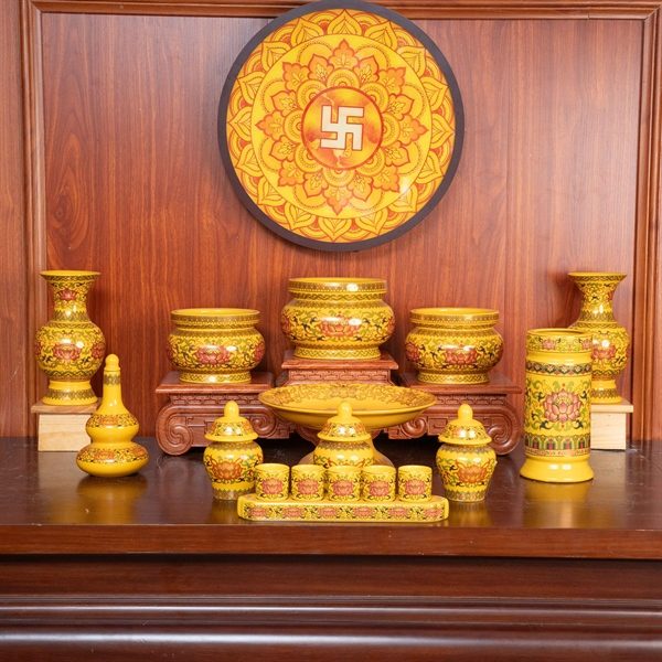 Bộ Đồ Thờ Gia Tiên Sứ Gấm Vàng BTGTSGV3