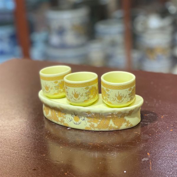 Khay / Kỷ Nước 3 Chén Men Vàng Ngà