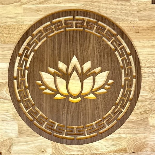 Tấm Trang Trí Trung Tâm Sau Bàn Thờ