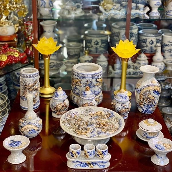 Bộ Đồ Thờ Thần Linh Men Rạn Đắp Nổi BDTTLMR01