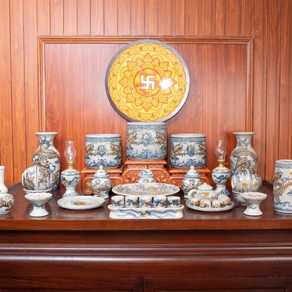 Bộ Đồ Thờ Gia Tiên Men Rạn Đắp Nổi BTGTMRDN4