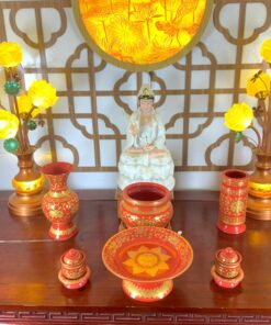 Bộ Đồ Thờ Phật Sứ Gấm Đỏ Đẹp