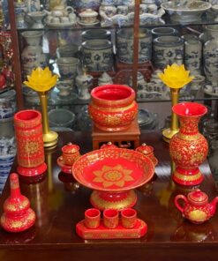 Bộ Đồ Thờ Thần Linh Sứ Gấm Đỏ BDTTLGD02