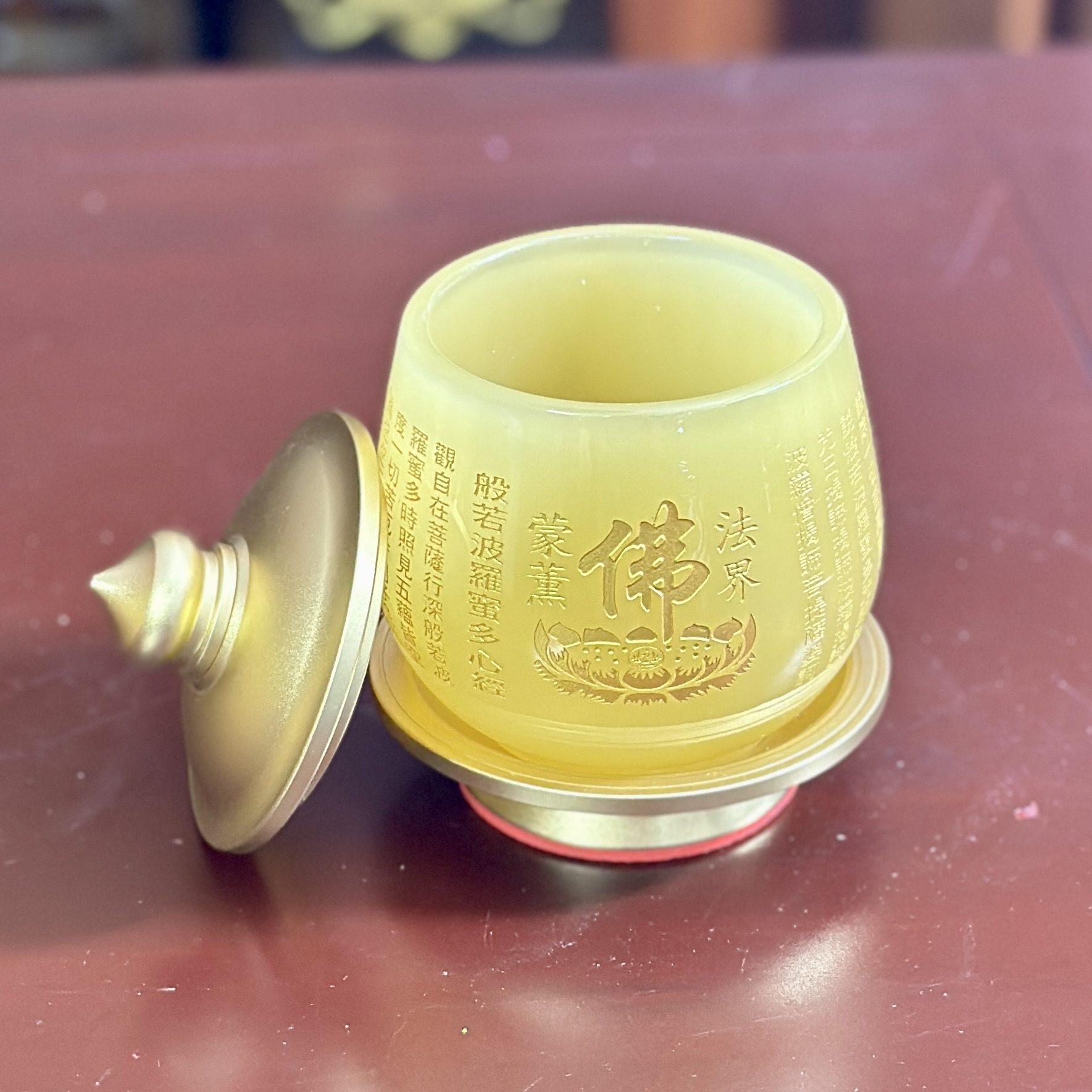 Chóe Thờ Lưu Ly Vàng Bọc Đồng