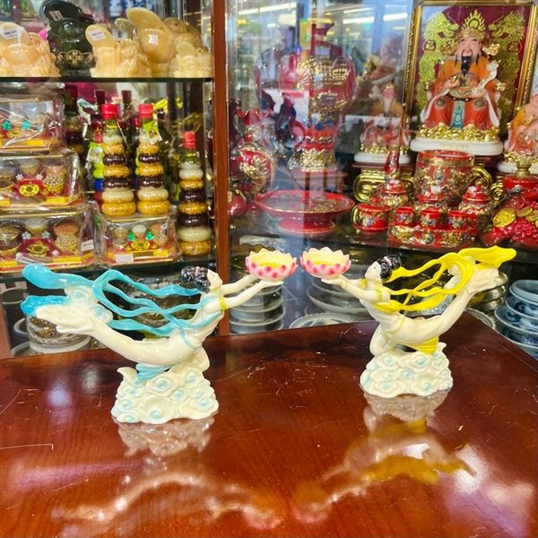 Chân Nến Thờ Cô Tiên Bay