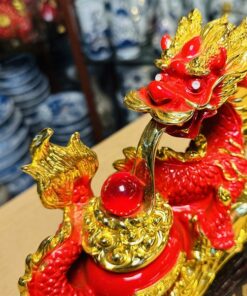 Tượng Rồng Đỏ Ôm Túi Vàng