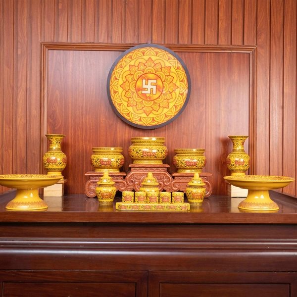 Bộ Đồ Thờ Gia Tiên Sứ Gấm Vàng BTGTSGV1
