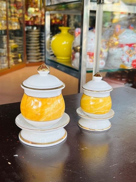 Chóe Thờ Vân Đá Vàng