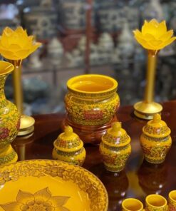 Bộ Đồ Thờ Thần Linh Sứ Gấm Vàng