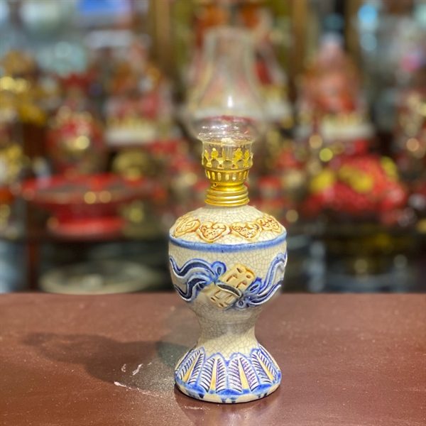 Đèn Dầu Men Rạn Đắp Nổi