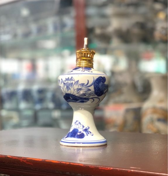 Đèn Dầu Hoa Sen Men Ngọc