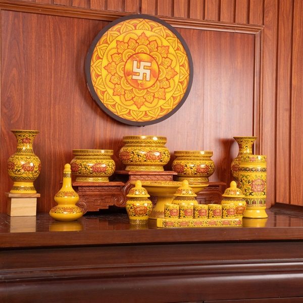 Bộ Đồ Thờ Gia Tiên Sứ Gấm Vàng BTGTSGV3