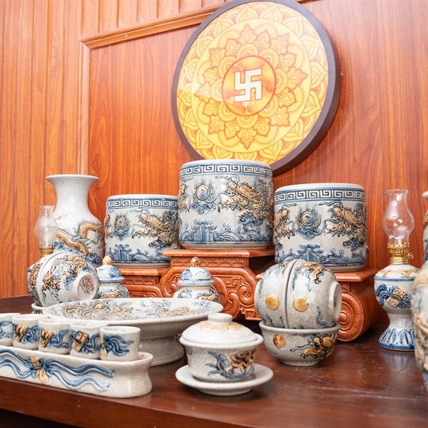 Bộ Thờ Gia Tiên Men Rạn Đắp Nổi BTGTMRDN1
