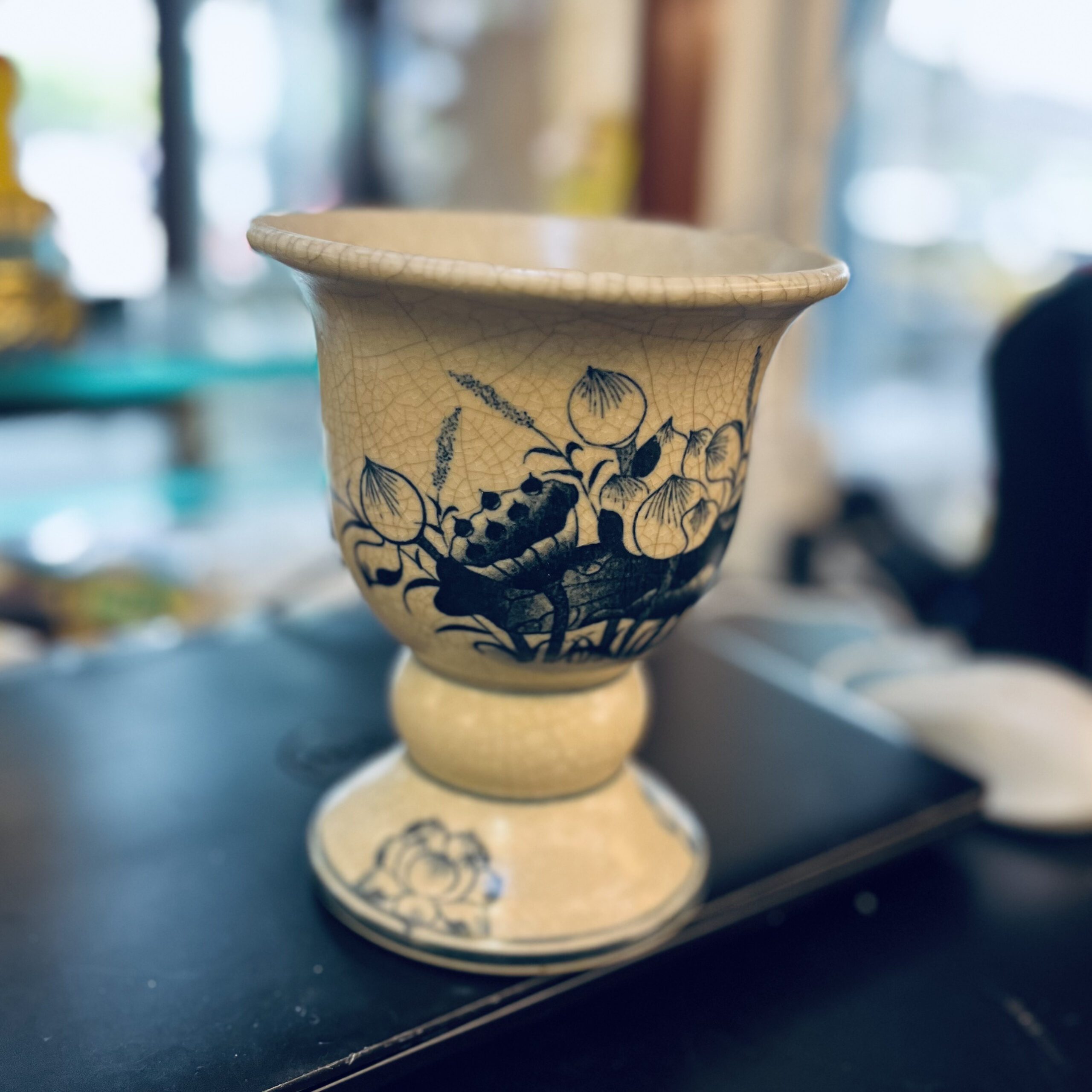 Ly Đựng Phật Thủ Men Rạn Vẽ