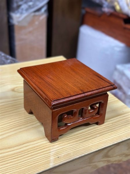 Nhất Sơn/Đế Vuông/Đôn Gỗ Hương Vuông