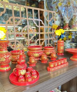 Bộ Đồ Thờ Gia Tiên Sứ Gấm Đỏ