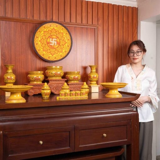 Bộ Đồ Thờ Gia Tiên Sứ Gấm Vàng BTGTSGV1