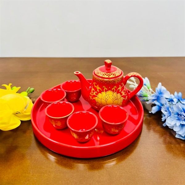 Bộ Ấm Chén Trà Thờ Sứ Gấm Đỏ