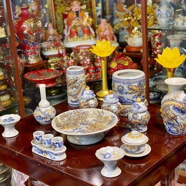 Bộ Đồ Thờ Thần Linh Men Rạn Đắp Nổi BDTTLMR01