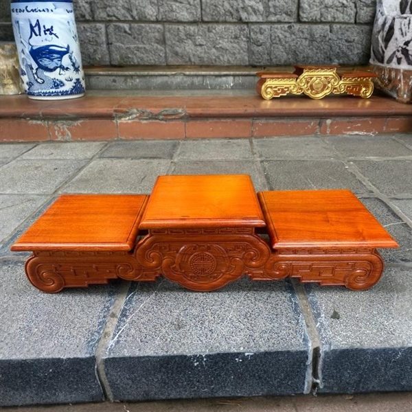 Tam Sơn Gỗ Hương Cánh Dơi, Kệ Kê Bát Hương
