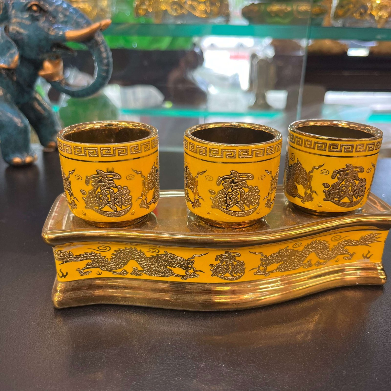 Khay Nước 3 Chén Men Vàng Kim Sa
