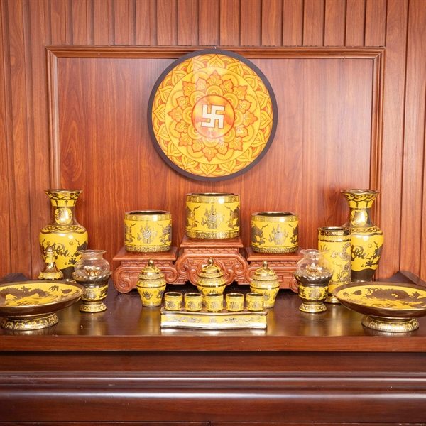 Bộ Đồ Thờ Gia Tiên Sứ Vàng Kim Sa
