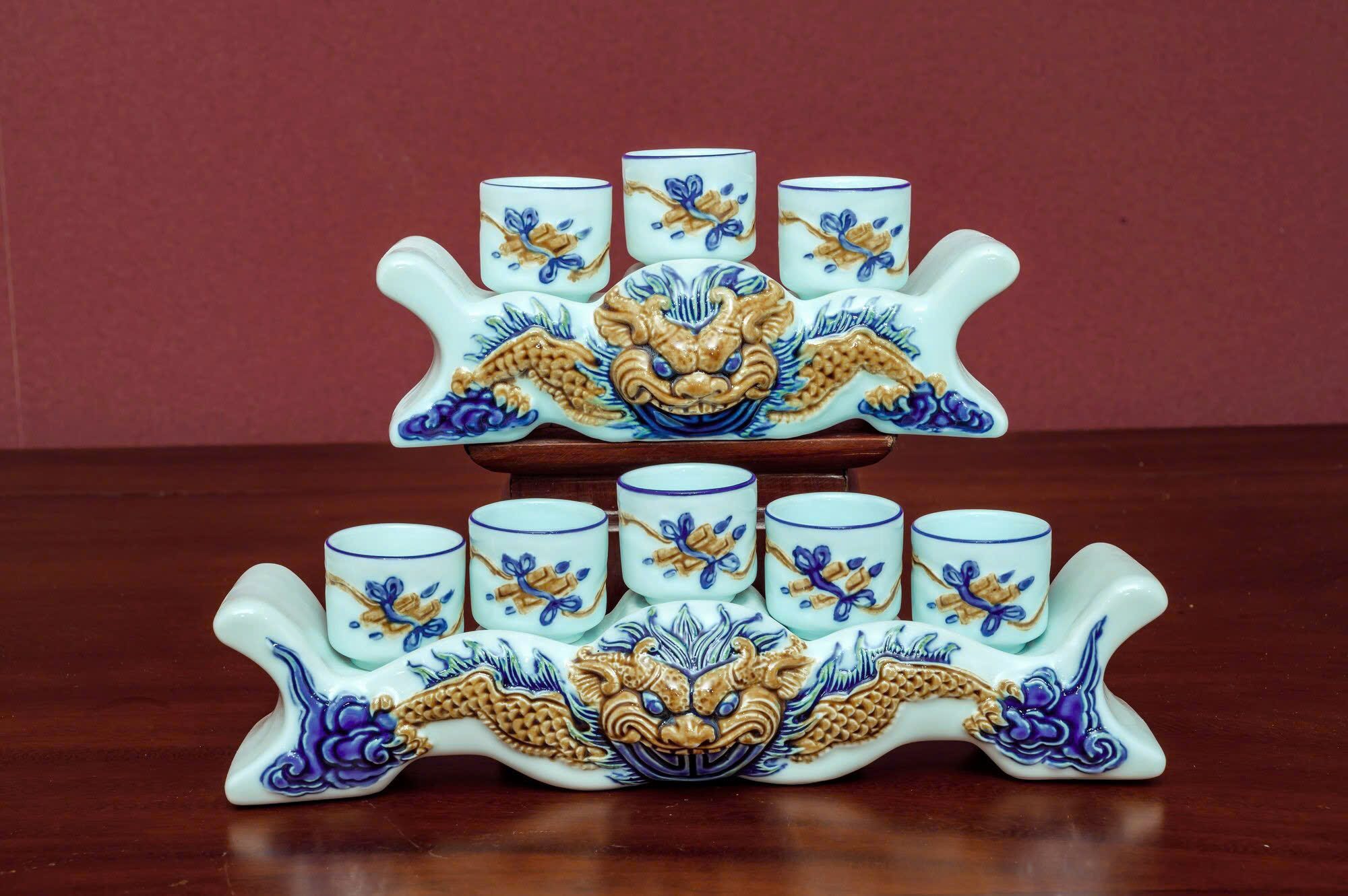 Kỷ Ngai 3 Chén Men Lam Đắp Nổi
