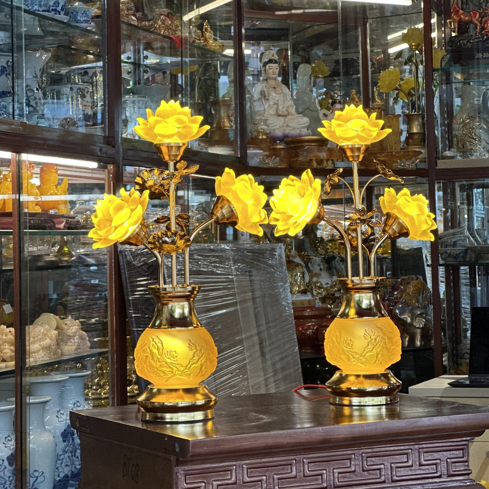 Đèn Thờ Hoa Sen 3 Bông Lưu Ly Minh Liên