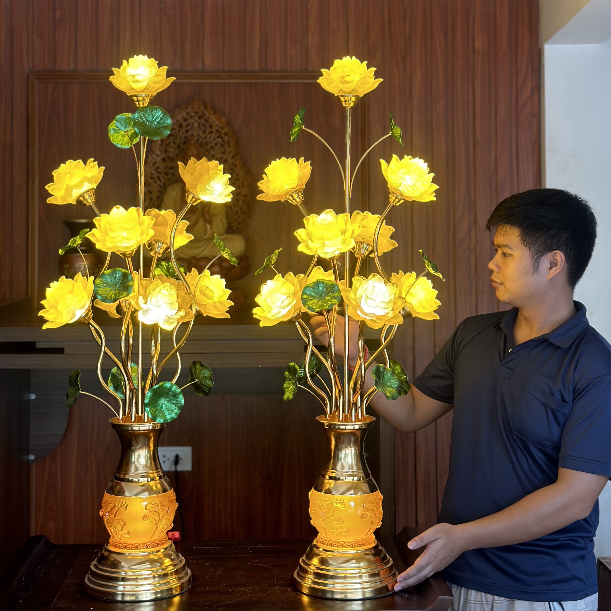 Đèn Thờ Hoa Sen 9 Bông Lưu Ly Thân Lưu Ly V9