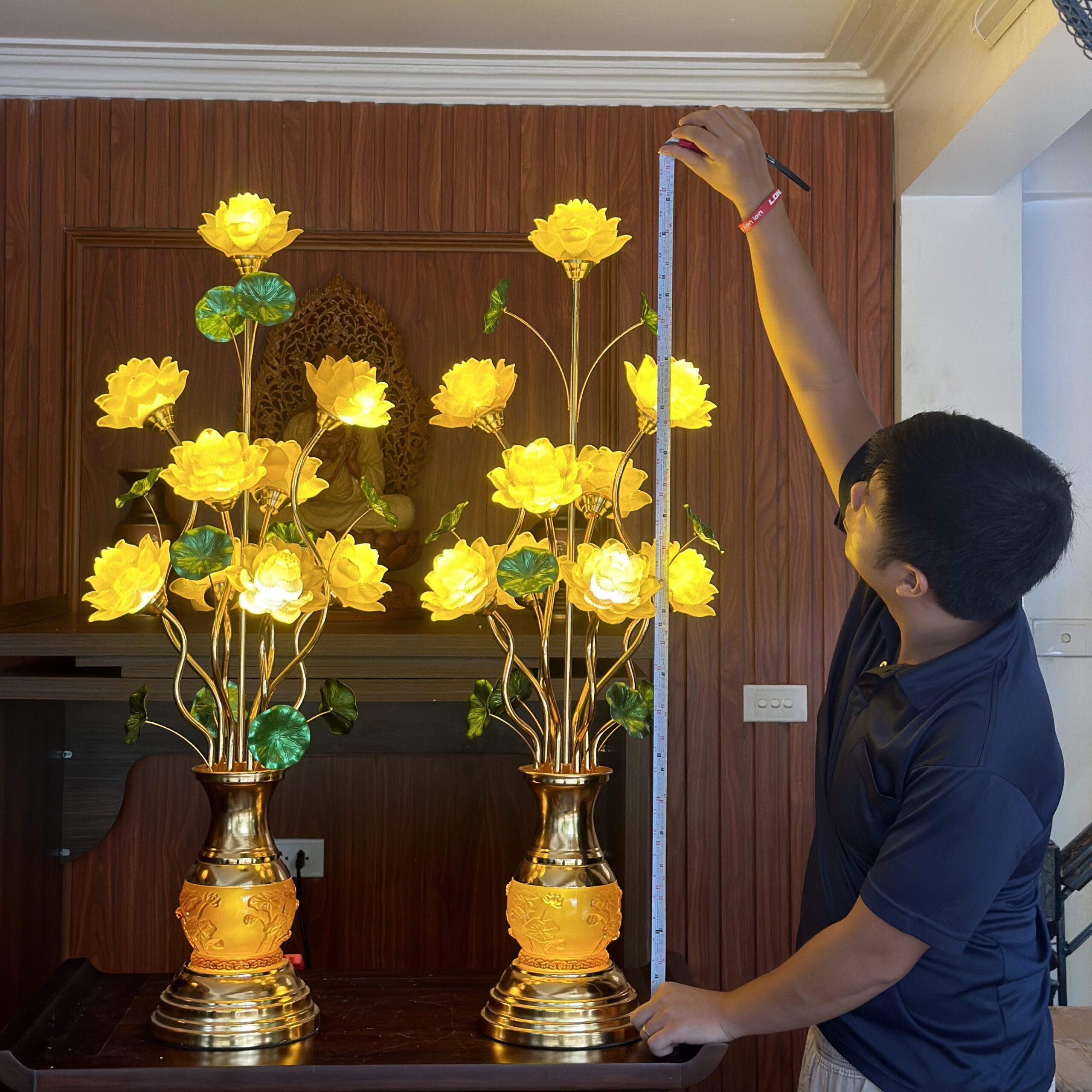 Đèn Thờ Hoa Sen 9 Bông Lưu Ly Thân Lưu Ly V9