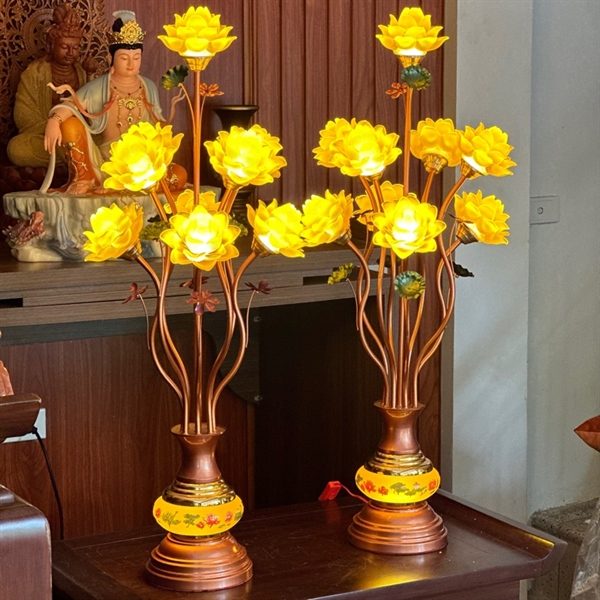 Đèn Thờ Hoa Sen 9 Bông Lưu Ly Thân Ngọc Vàng