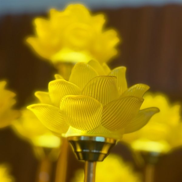 Đèn Thờ Hoa Sen 9 Bông Lưu Ly Thân Hoa Sen