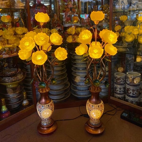 Đèn Thờ Hoa Sen 9 Bông Lưu Ly Thân Sứ Đuôi Cá