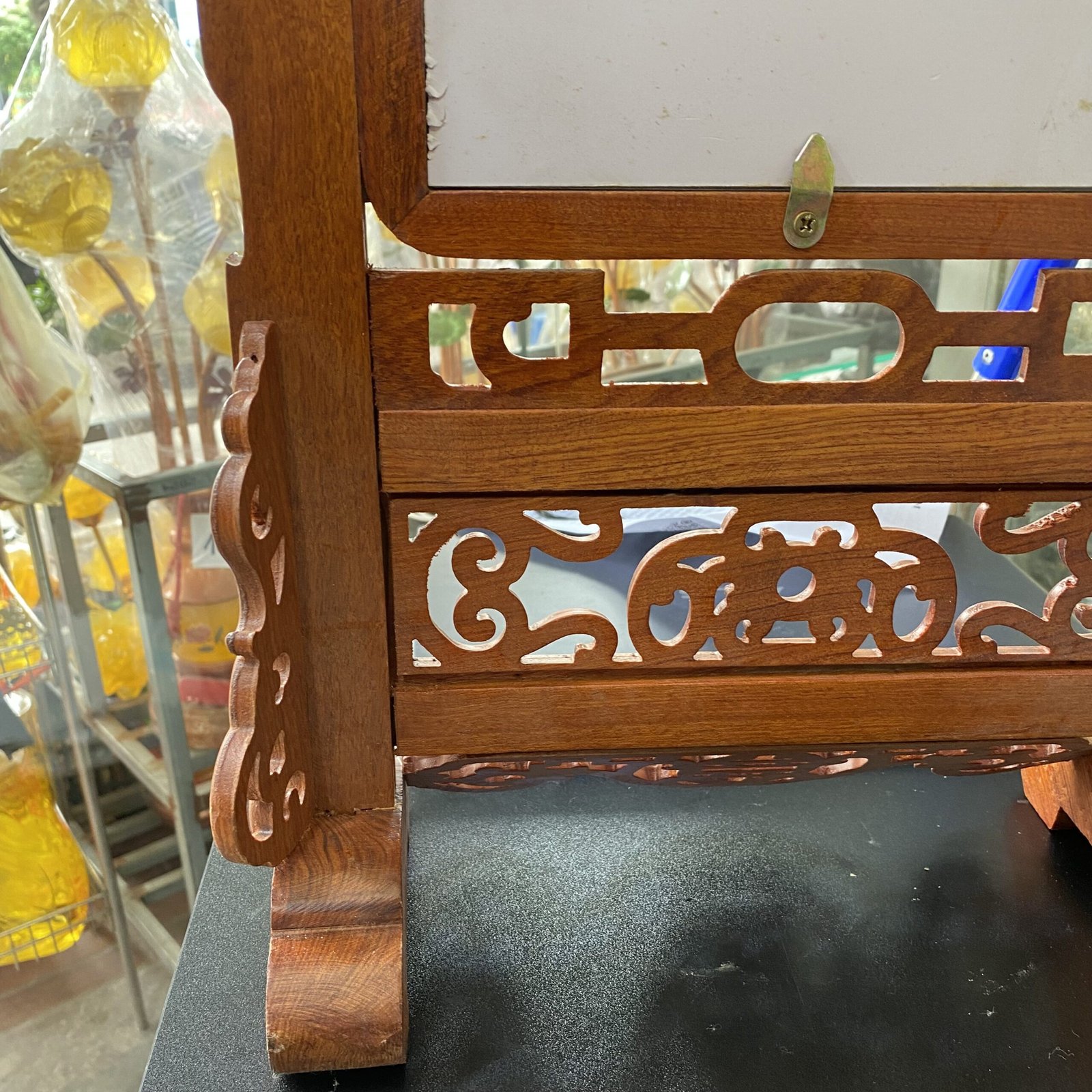 Khung Ảnh Gỗ Hương Chạm Dơi Cao Cấp Kích Thước 20cm x 30cm